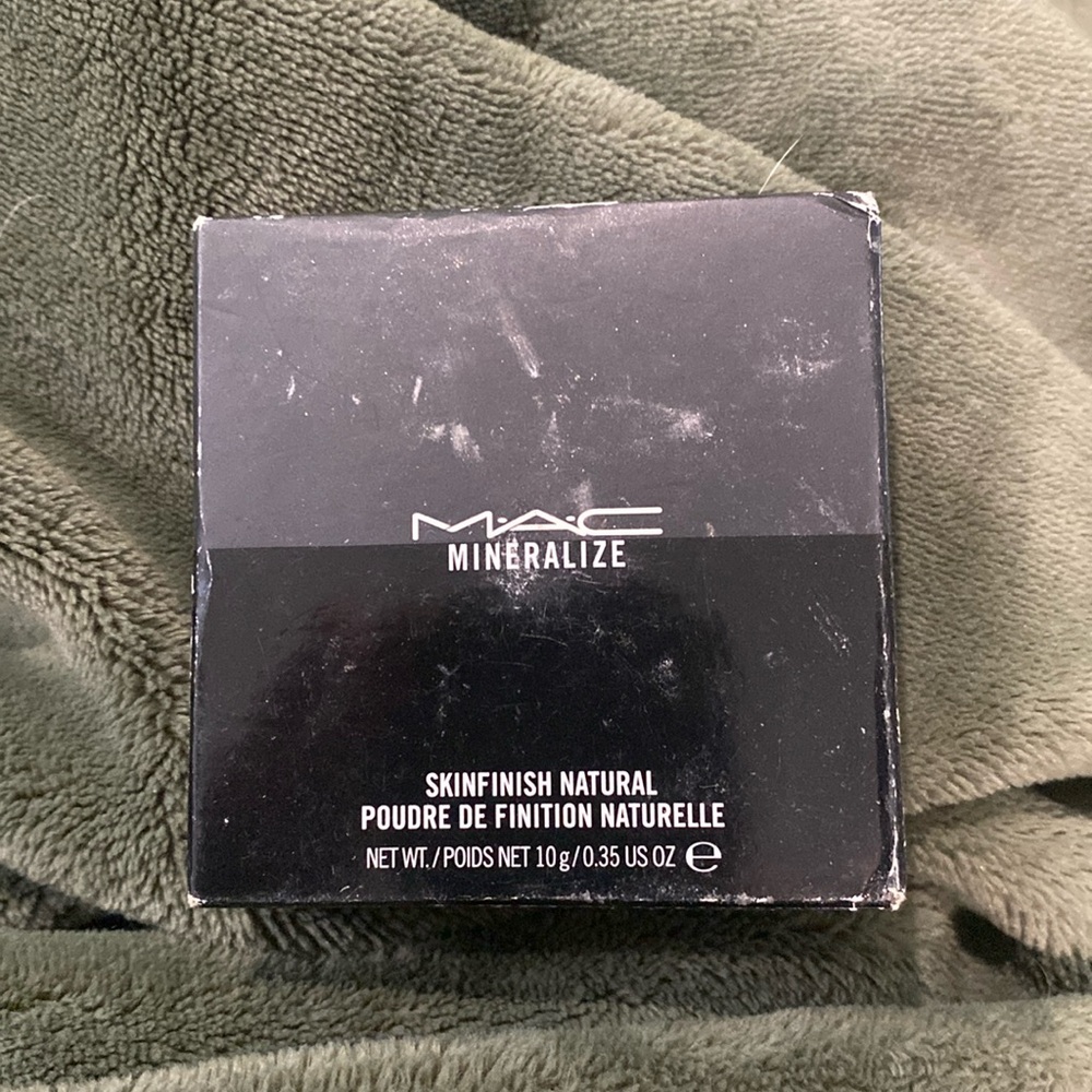 MAC MINERALIZE SKIN FINISH IN SHADE: Dark Deepest